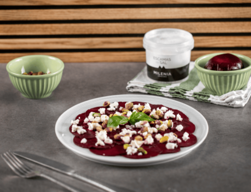 CARPACCIO DE REMOLACHA CON QUESO DE CABRA Y PISTACHOS Y ECAMAS DE SAL MILENIA