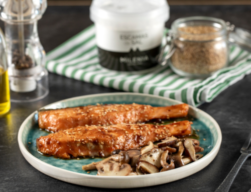 SALMÓN CON MISO, SÉSAMO Y SETAS DE OTOÑO